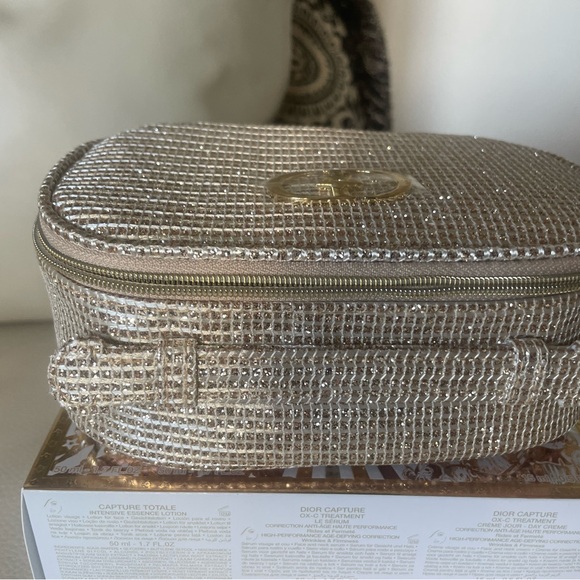 New Dior Gold Metallic Woven Cosmetic Case - Picture 5 of 8